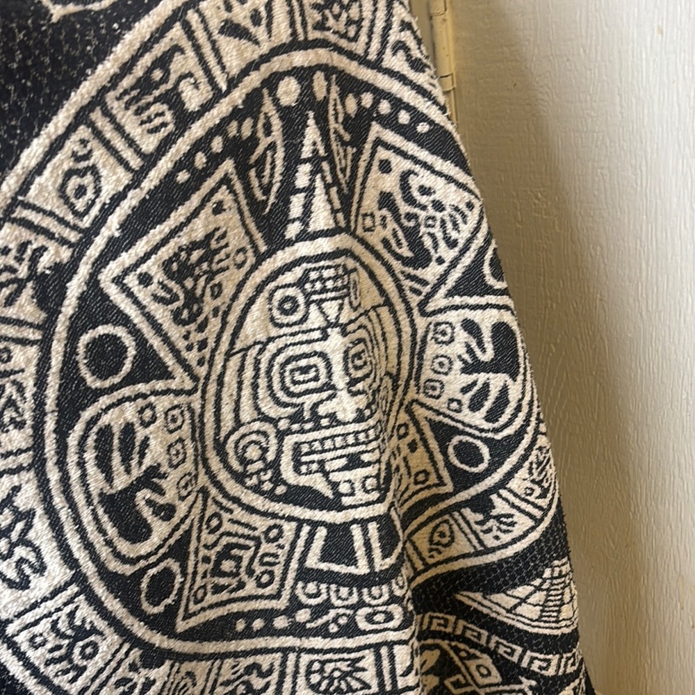 Aztec Patterned Poncho - Picture 3 of 3